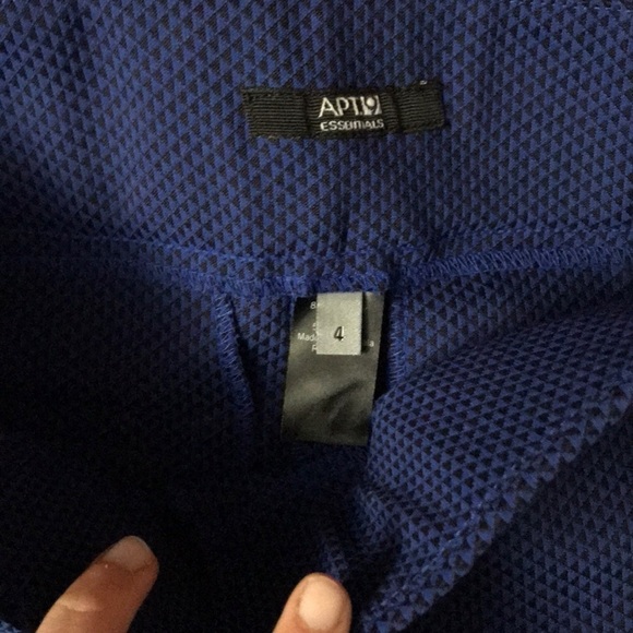 APT 9 Blue Print Capris - Picture 3 of 5